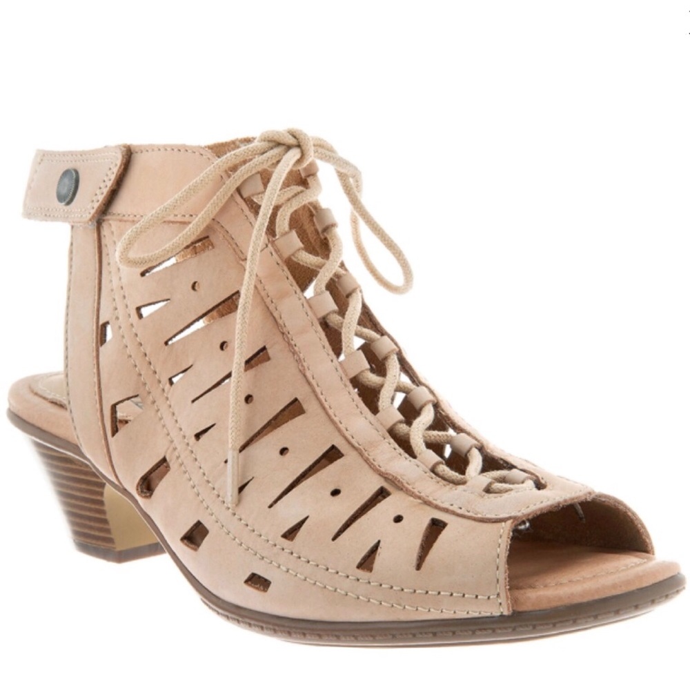 NWT Earth Origins Kristen Nude size 9
